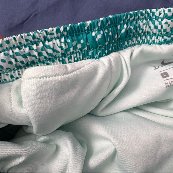 Nike Dri Fit Shorts kids Large - Picture 6 of 10